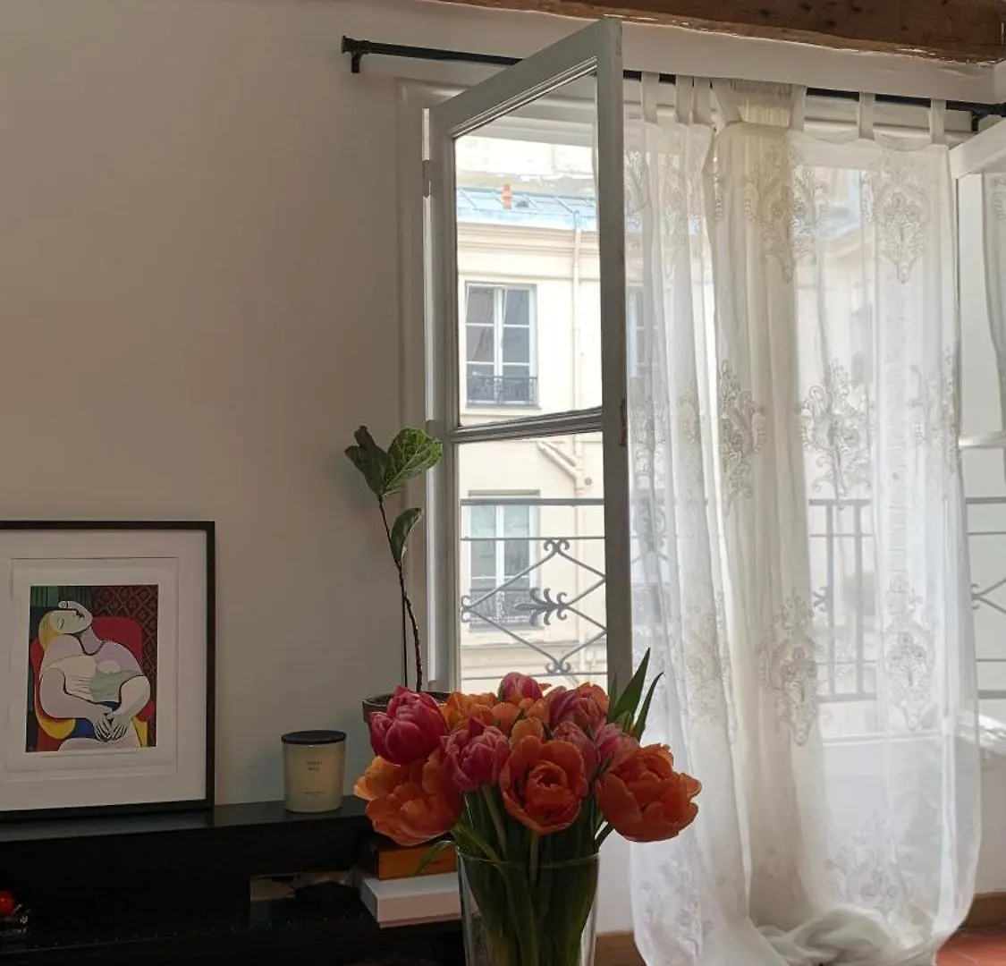 Cozy Mezzanine In The Heart Of